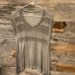 Knox Rose Gray Asymmetrical Short Sleeve T-Shirt